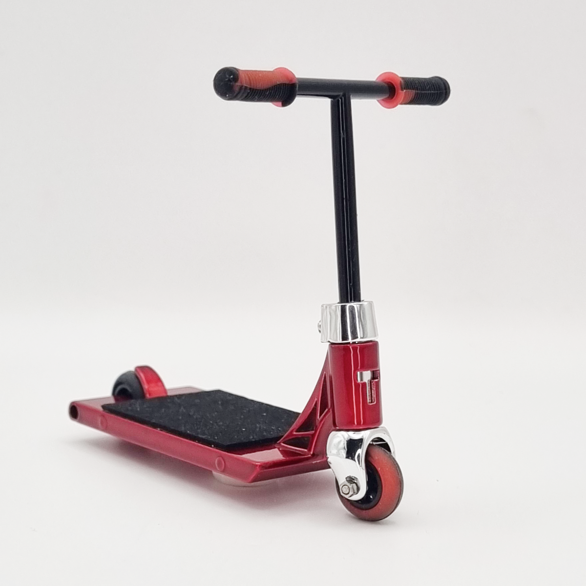 TAILWHIP Finger Scooter 28 mm Red.