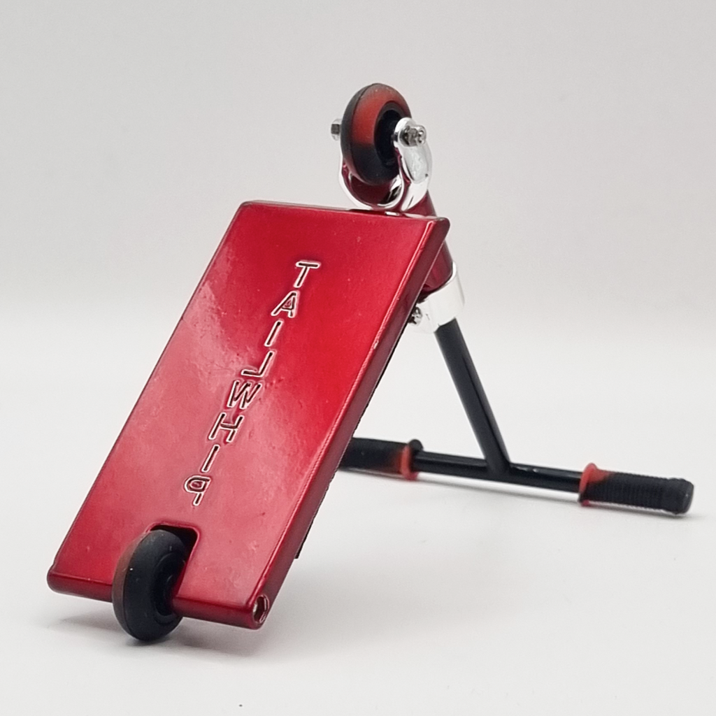 TAILWHIP Finger Scooter 28 mm Red.