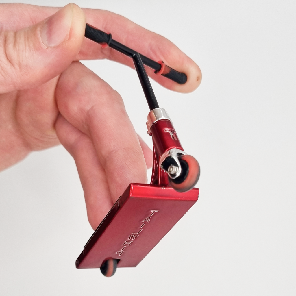 TAILWHIP Finger Scooter 28 mm Red.